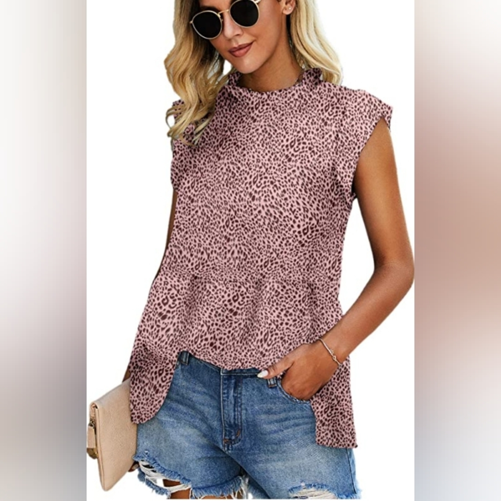 NWOT, Angashion, Size SMALL, Babydoll Cap sleeze Blouse